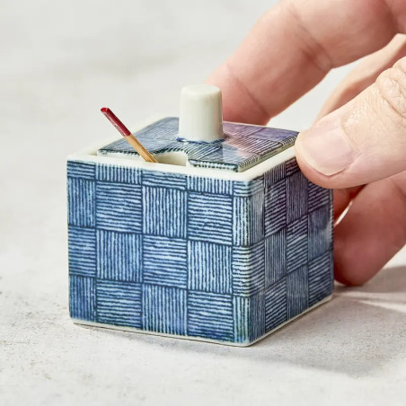 Spice Jar ja hänen bambu lusikka