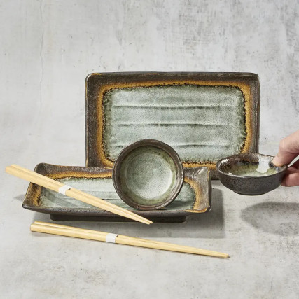 Duo rectangular sushi plates and sucking cups with assorted soy sauce
