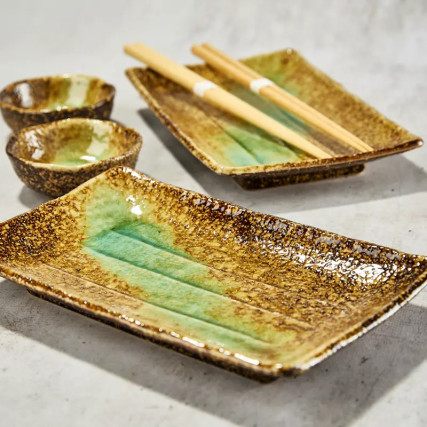 Duo rectangular sushi plates and sucking cups with assorted soy sauce