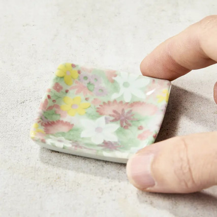 Coupelle à encens artisanale, motif floral, 5.5×5.5