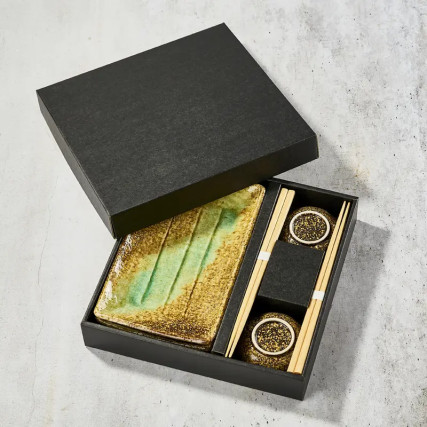 Duo box rectangular sushi plates and sucking cups with assorted soy sauce