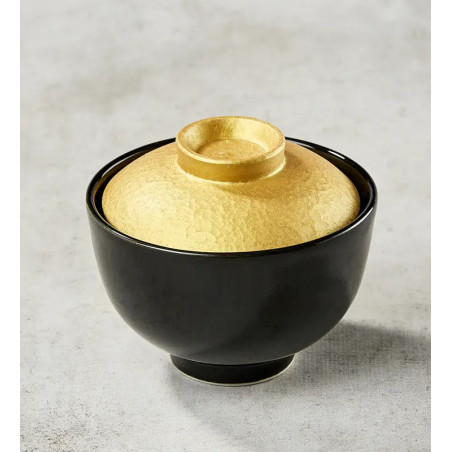 Schüssel in Chawanmushi oder luxuriöser Meilenstein in der Box