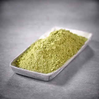 Sakura Kirschblätter in Pulverblumen