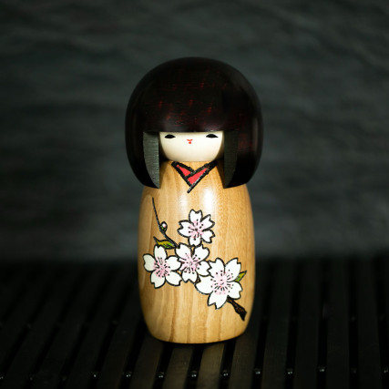 Bambola di Kokeshi Bambola di fioritura Kokeshi
