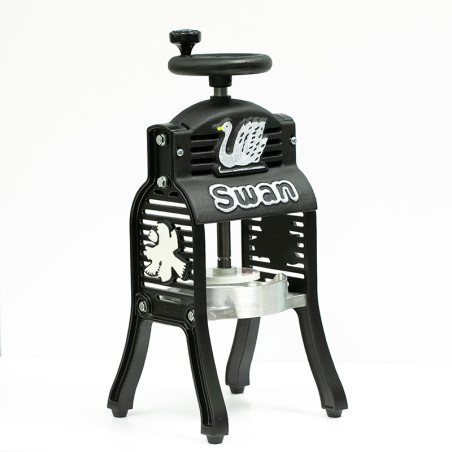 Schwarze Schwan Kakigori Mühle und Eiseis