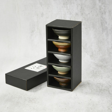 Assortimenten van 5 kopjes in Sak, Sakazuki Flat