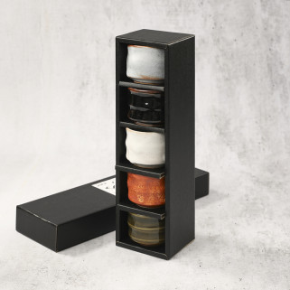 Coffret de 5 coupelles à saké, motif bambou
