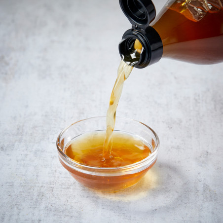 Creating Vinaigré bij Dashi of Shiitke Condiments