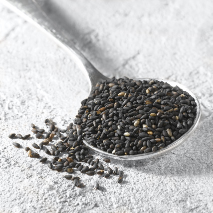 Roasted black sesame seeds