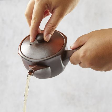 Banko Yaka Kyusu Rokkakuakane konvice