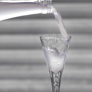 Sake yonetsuru junmaishu nigori šumivá