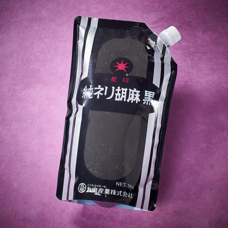 完全なローストブラックゴマペースト 