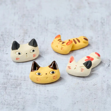 Poilsio formos katės galva 