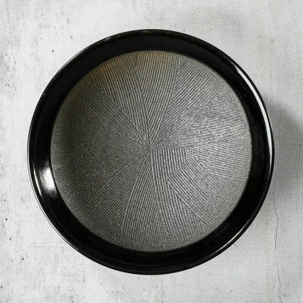 Kushime membachi tallrikar