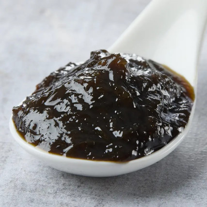 Tsukudani con wakame y aosa nori 