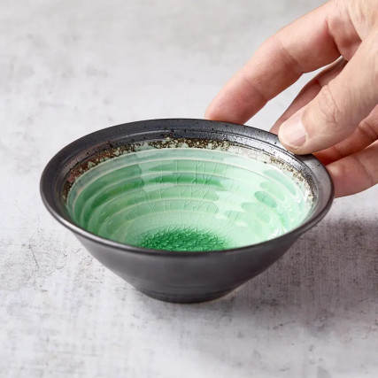 Mini-Keramikschale und emailliertes Glas 